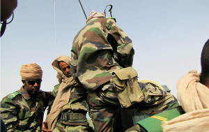 Mauritanian troops conduct drills in response to calls for heightened security at the Mali border, par Magharebia (Wikimedia Commons)